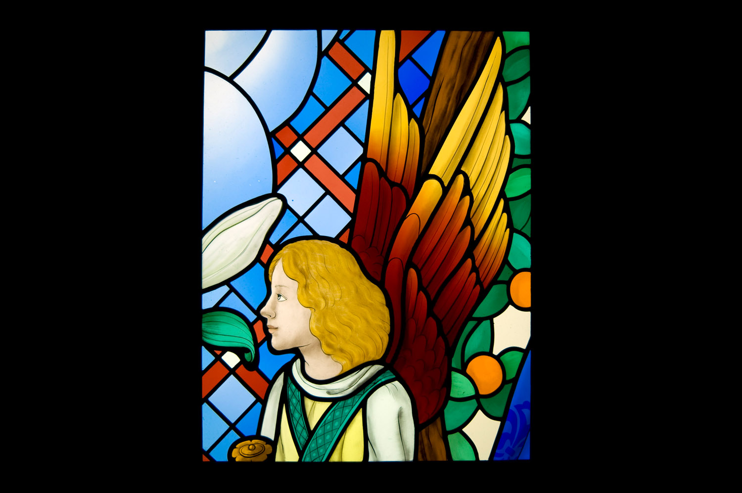 リラベル教会ステンドグラス詳細写真「天使右側」